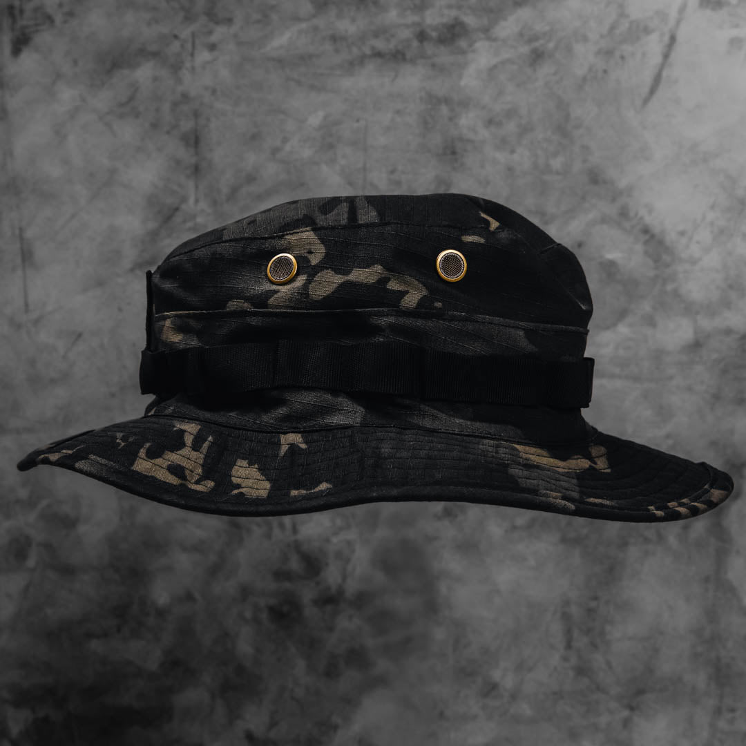 #color_black-camo